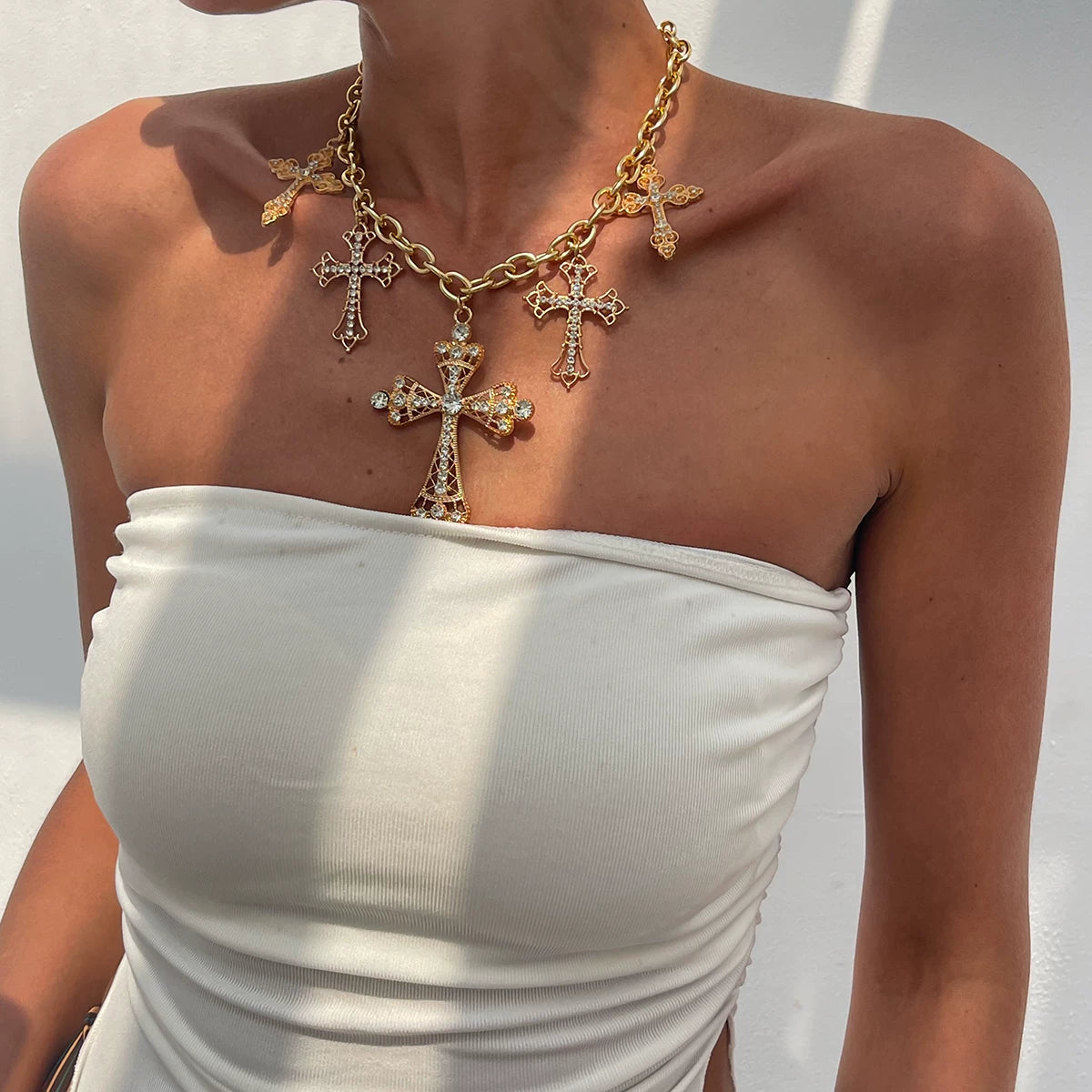 Diamond-Style Cross Pendant Necklace for Women – Clavicle Chain Design