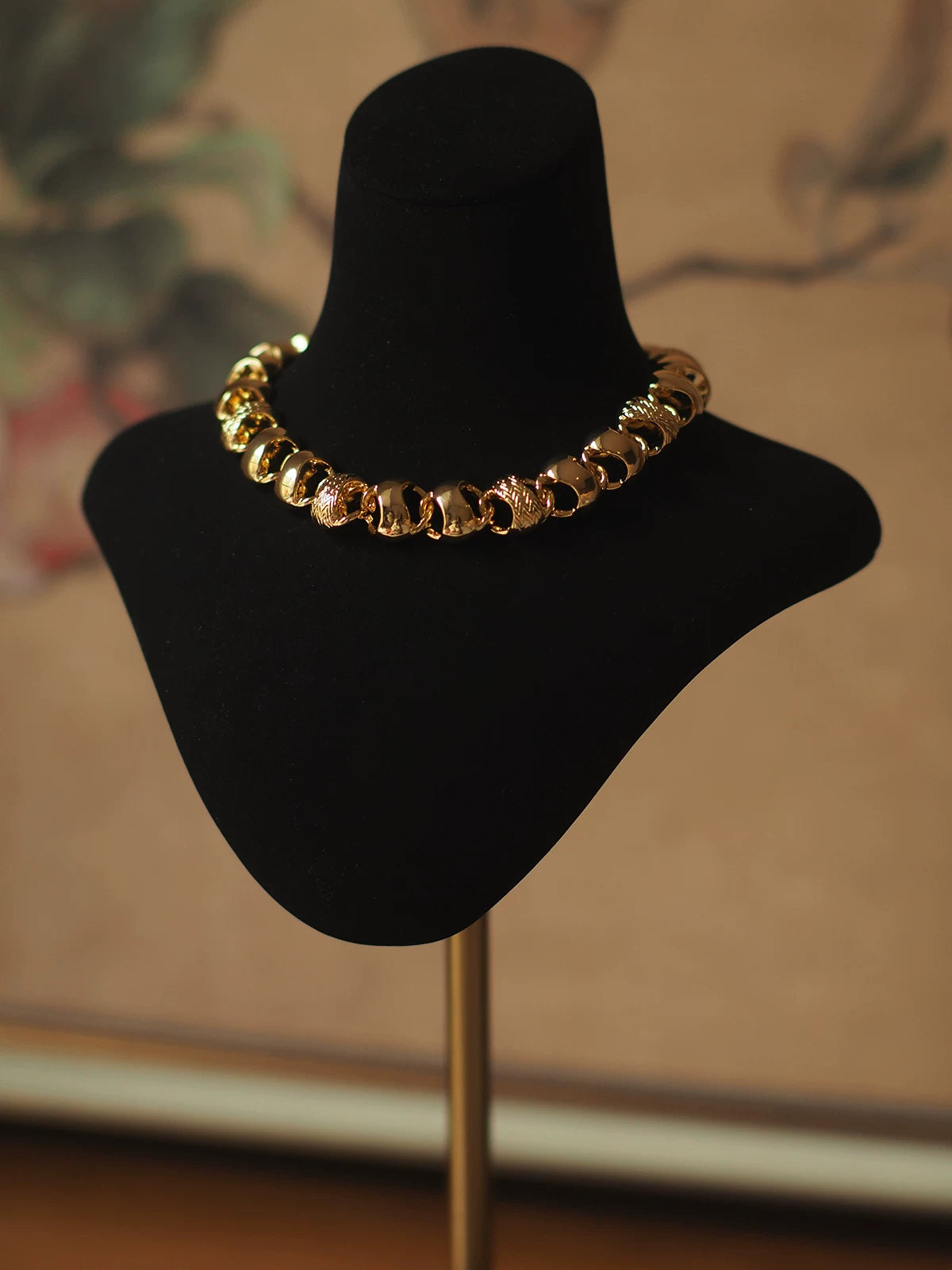 Medieval Vintage Necklace for Women – Western Antique Retro Style, Monet & Trifari-Inspired Fashion Jewelry