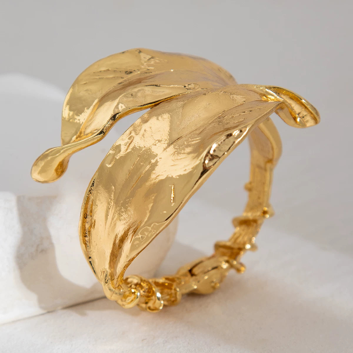 Metal Leaf Spring Bracelet Women'S 2025 Summer Trendy Fashion Personality Creative Niche Design Internet Celebrity Accessories