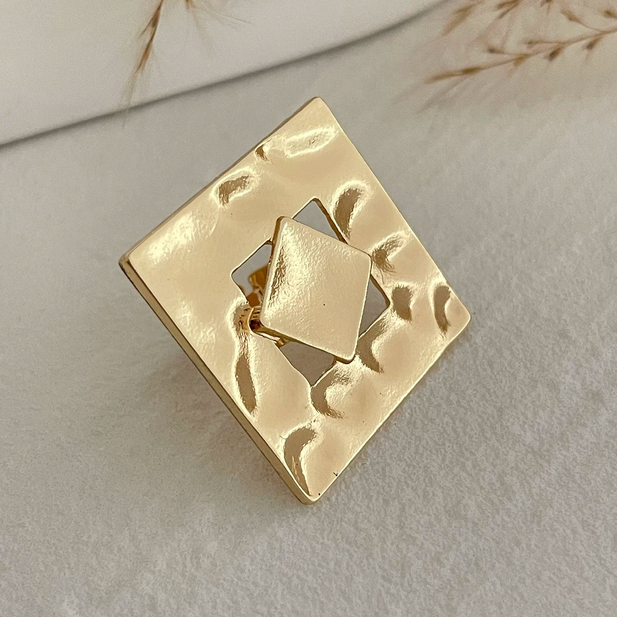 Geometric Square Round Women'S Flower Ring 2025 Spring Fashion Hip-Hop Niche Design Internet Celebrity Travel Photography Style Ring