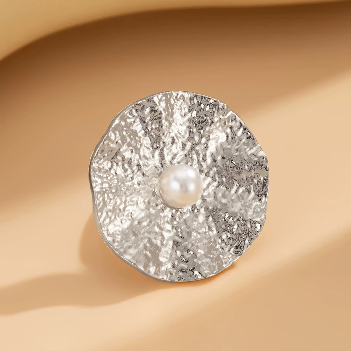 Geometric Shape Imitation Pearl Flower Ring For Women 2025 Spring Fashion Fashion Niche Creative Stage Matching Jewelry