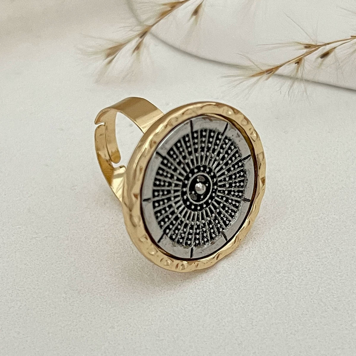 Geometric Square Round Women'S Flower Ring 2025 Spring Fashion Hip-Hop Niche Design Internet Celebrity Travel Photography Style Ring