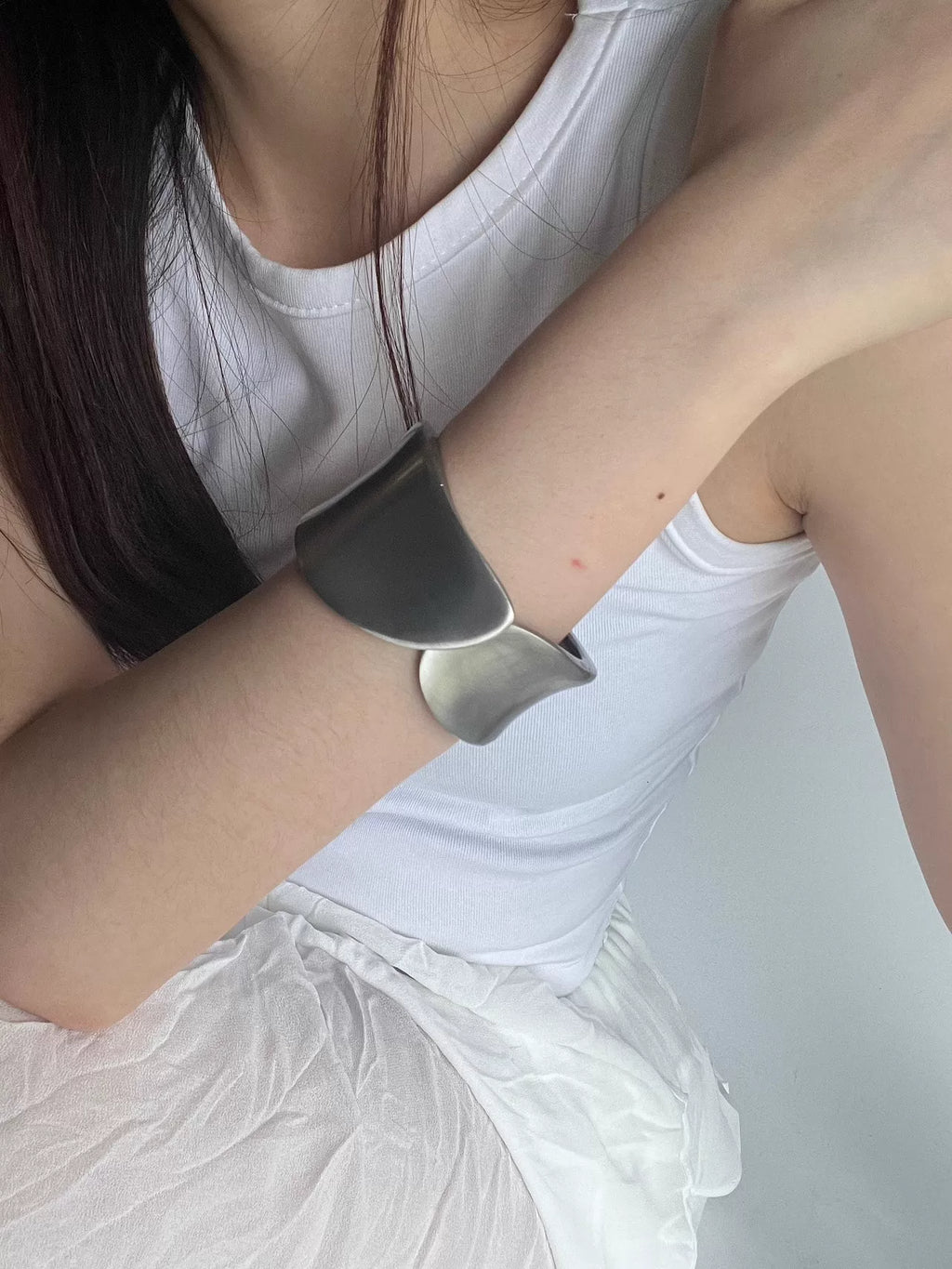 Antique Matte Texture Staggered Open Cuff Bracelet for Women – Wide Edge Minimalist Niche Design Fashion Armband