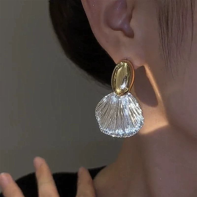 Shell Design Earrings with S925 Silver Needle for Women – Minimalist Cold Style Elegant Fashion Jewelry (2023 Trend)