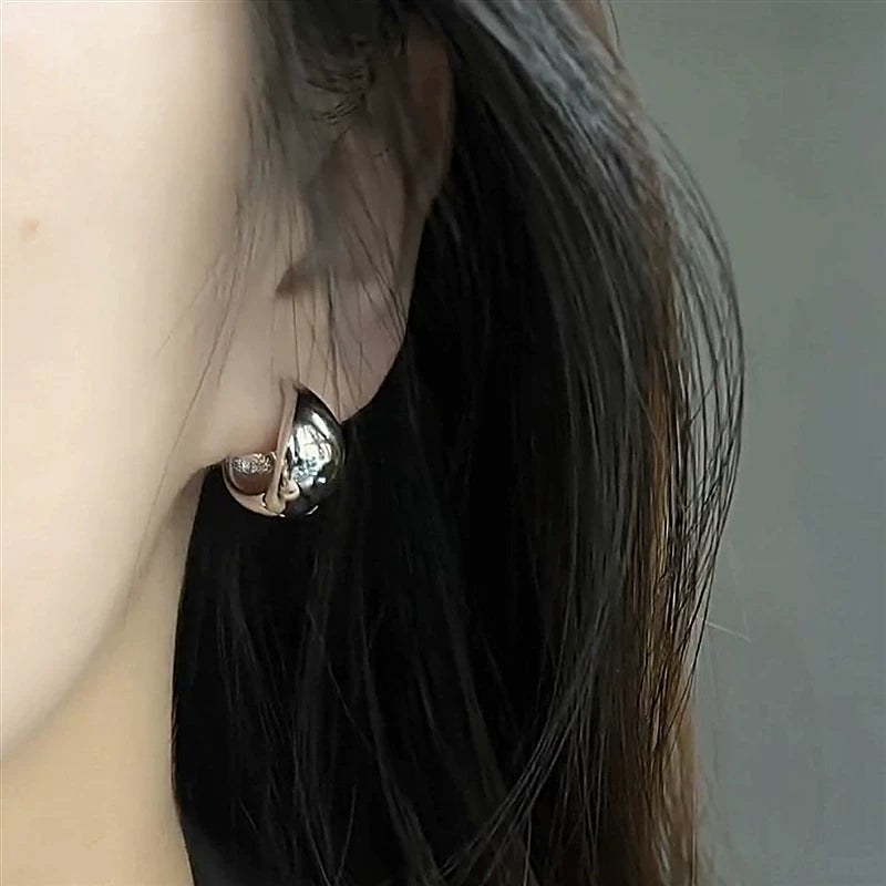 Minimalist Metal Contact Earrings for Women – Cool Style Modern Clip Earrings, Fashion Jewelry