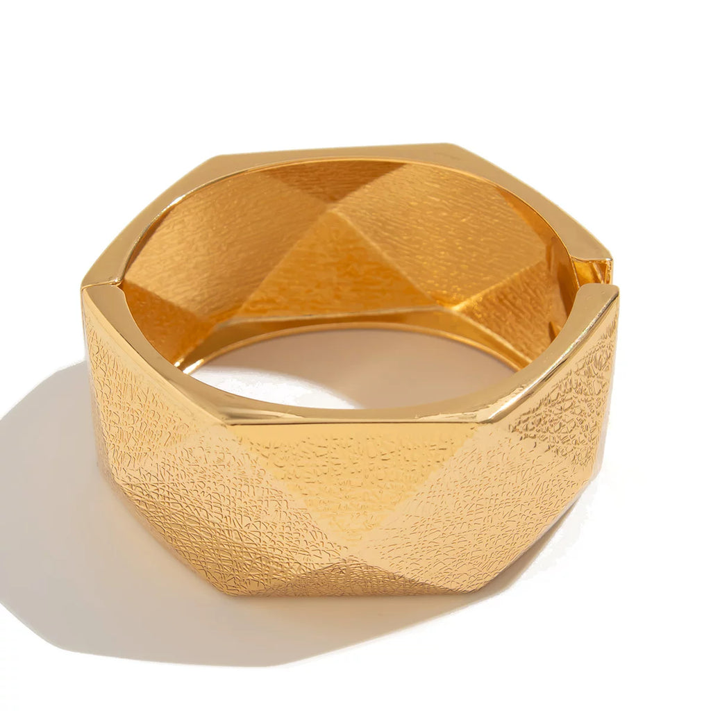 Geometric Textured Open Cuff Bracelet for Women – European & American Style Minimalist Alloy Fashion Hand Jewelry
