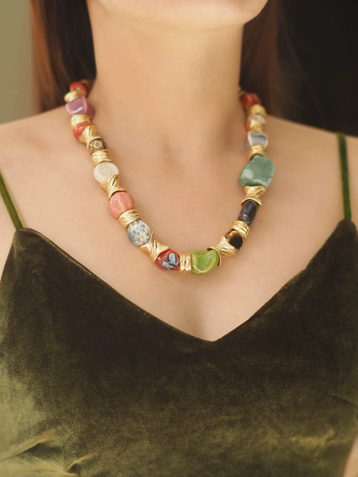 Mid-Century Style Ceramic & Glass Spliced Necklace for Women – Retro Vintage Multicolor Bead Statement Fashion Jewelry