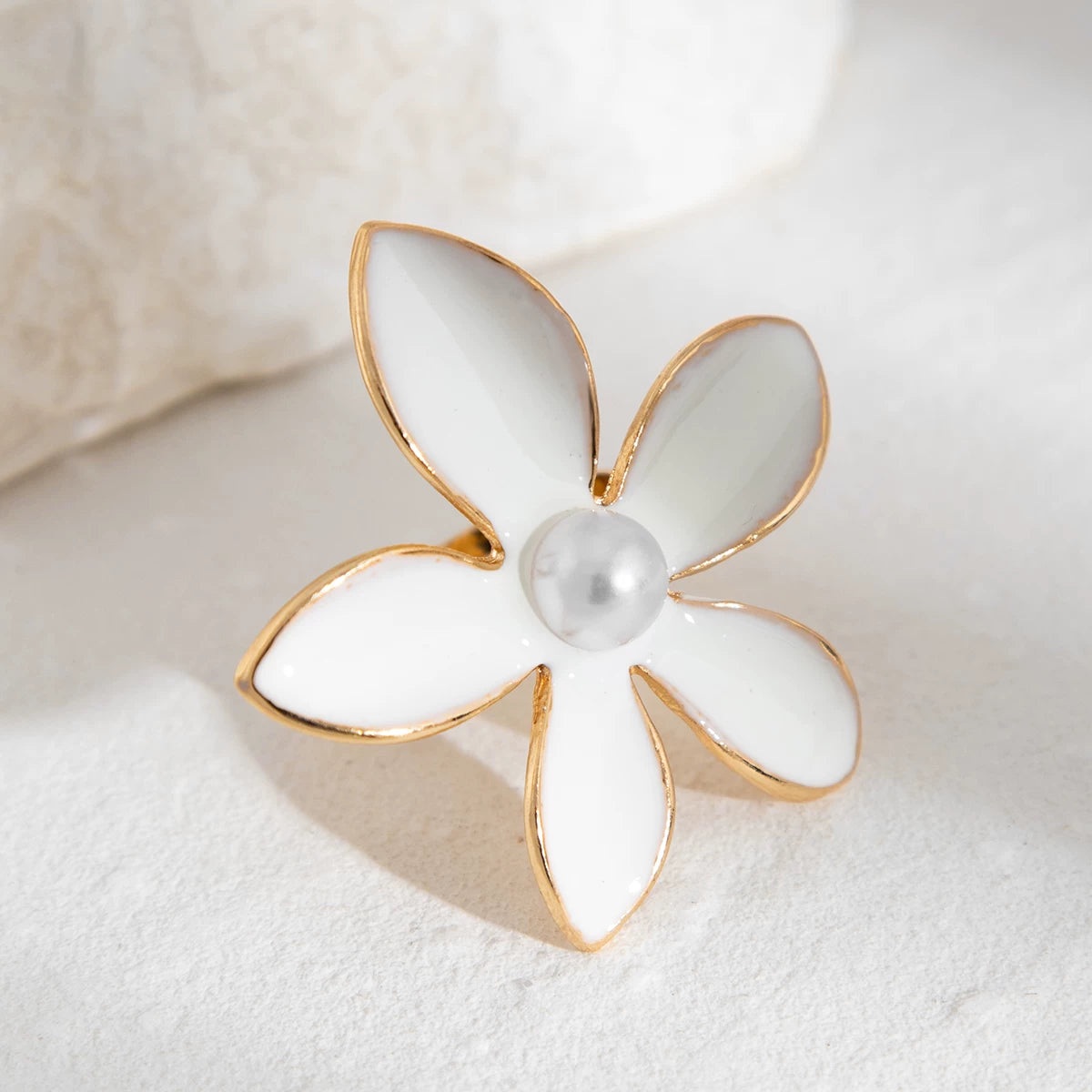 White Oil Drop Flower Shape Women'S Ring European And American 2025 Spring Fashion Versatile Niche Design Index Finger Ring