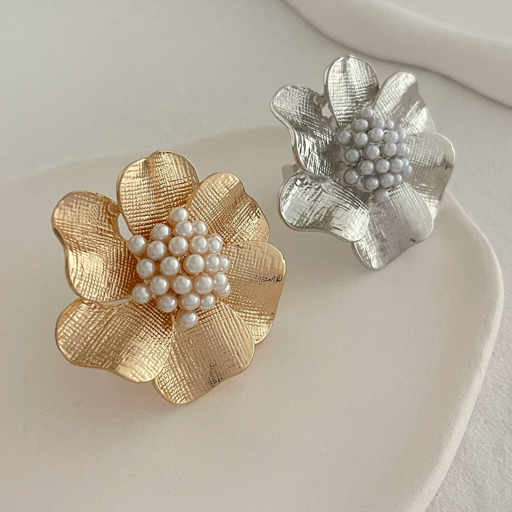 Geometric Shape Imitation Pearl Flower Ring For Women 2025 Spring Fashion Fashion Niche Creative Stage Matching Jewelry