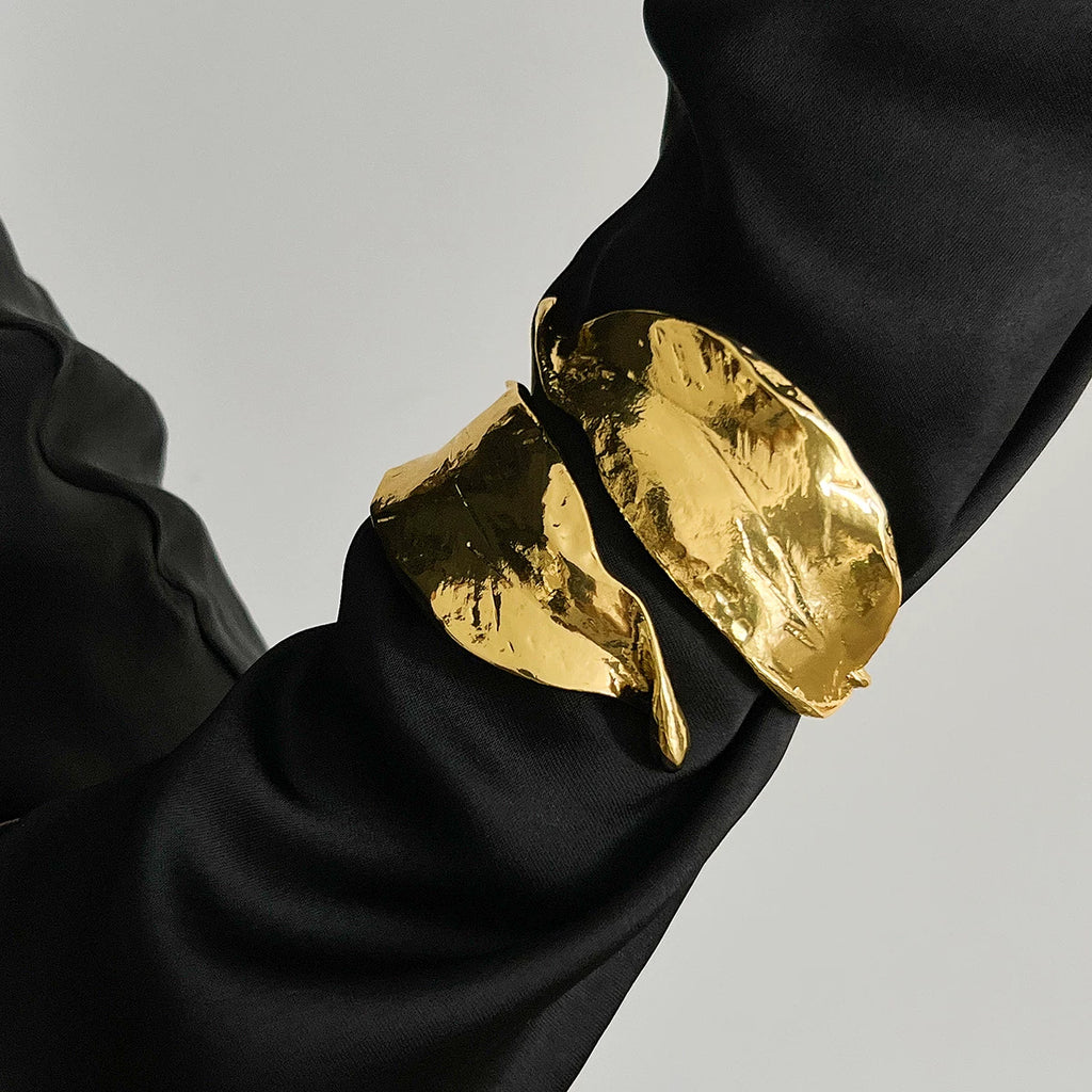 Metal Leaf Spring Bracelet Women'S 2025 Summer Trendy Fashion Personality Creative Niche Design Internet Celebrity Accessories