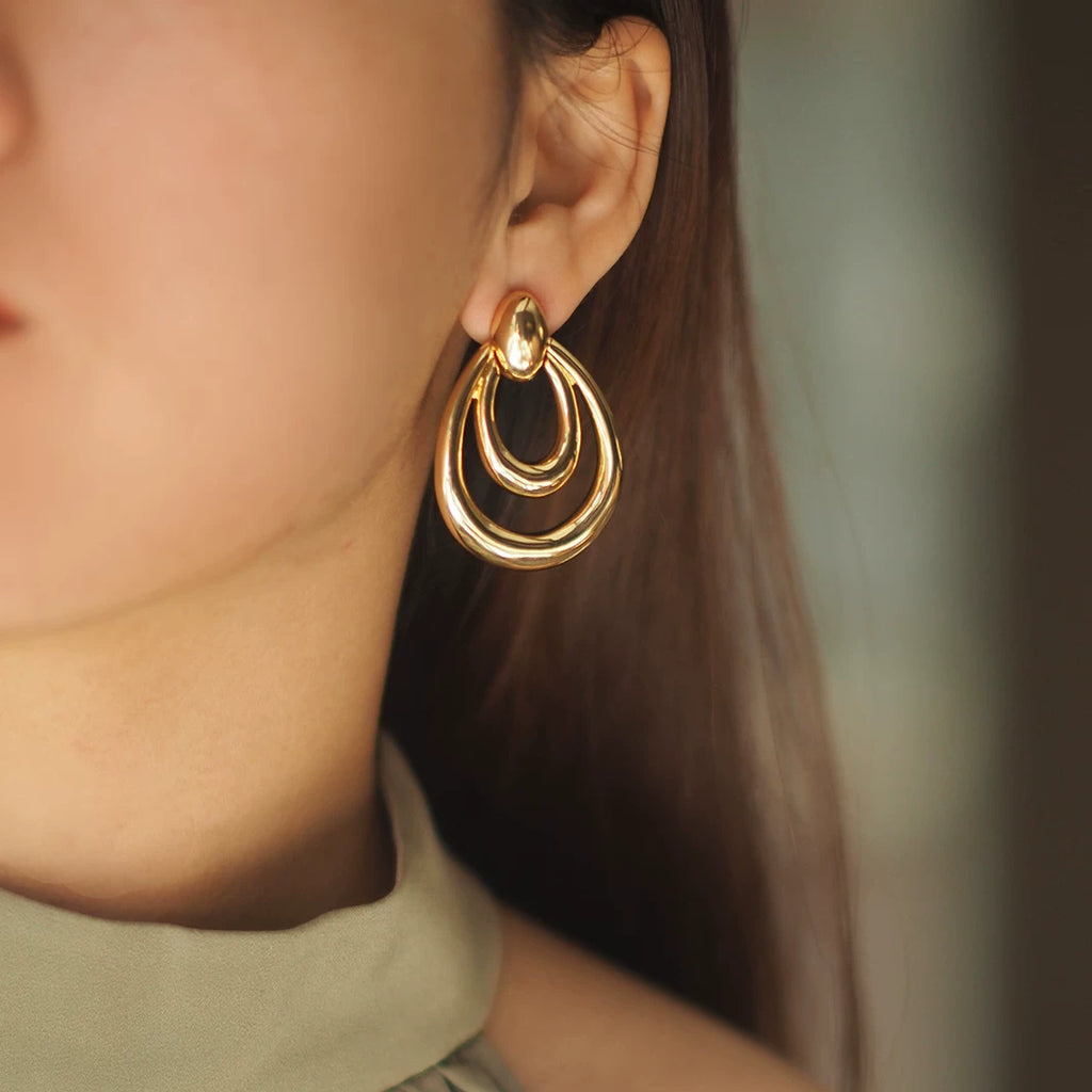 Hong Kong Style Medieval Vintage Ear Clip Earrings for Women – European & American Retro Metal Niche Design Non-Pierced Jewelry