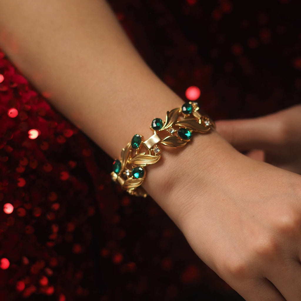 Vintage Medieval-Style Floral Gem Bracelet for Women – Retro Heavy Design Statement Fashion Jewelry