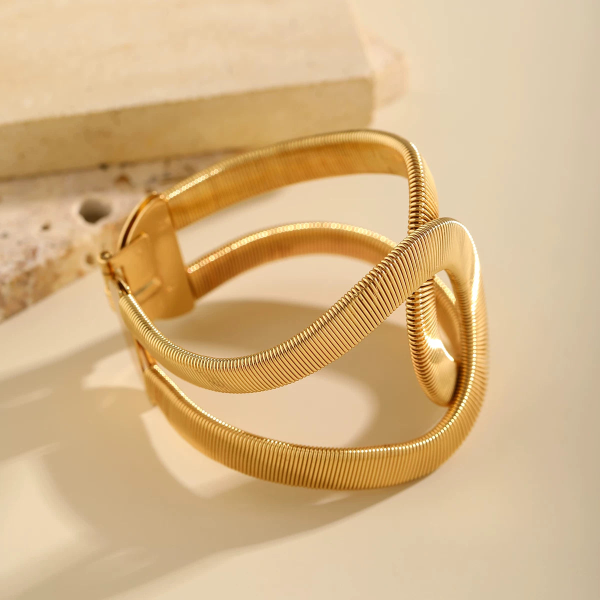 Metal Stripe Open Cuff Ring Bracelet for Women – European & American Statement Fashion Hand Jewelry, Influencer-Inspired Accessory