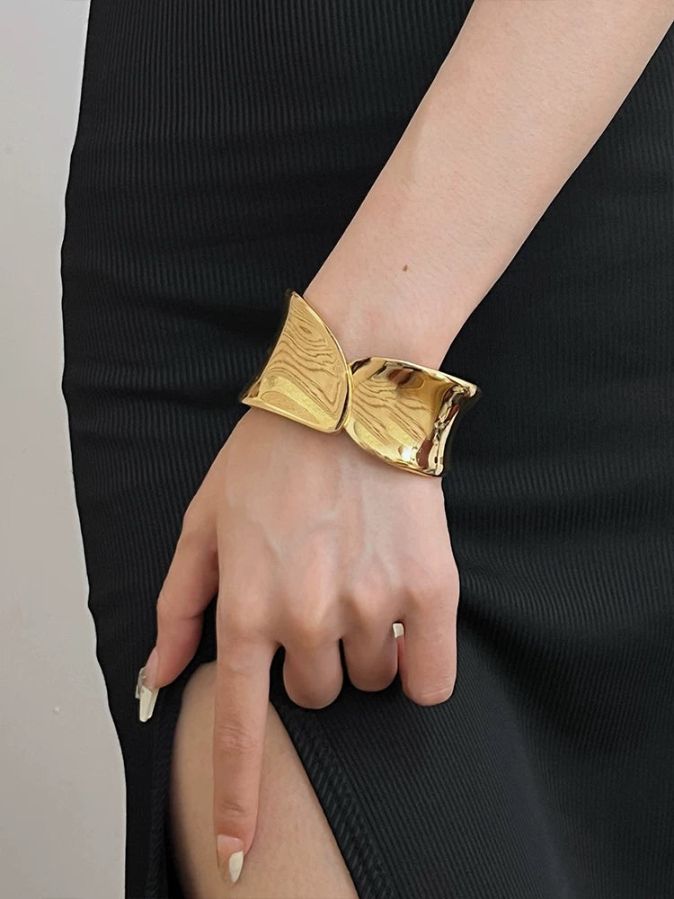 Antique Matte Texture Staggered Open Cuff Bracelet for Women – Wide Edge Minimalist Niche Design Fashion Armband