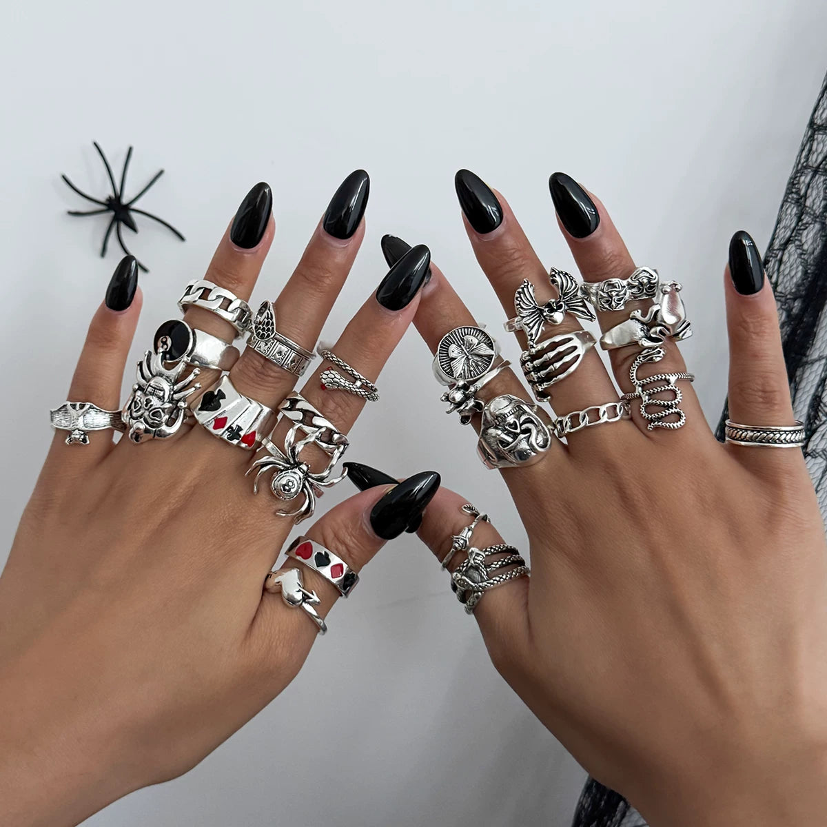 20-Piece Metal Poker Animal Ring Set, Gothic Style Retro Hip-Hop Fashion Festival Matching Ring Combination