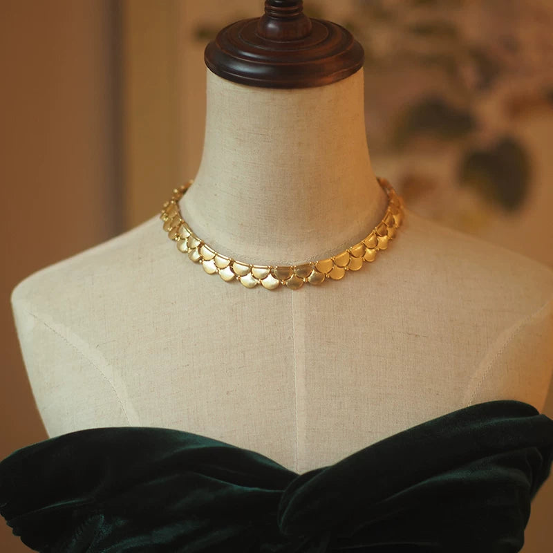 Medieval Vintage Pearl Flower Necklace for Women – Western Antique Retro Style, Trifari & Monet–Inspired Dress Jewelry