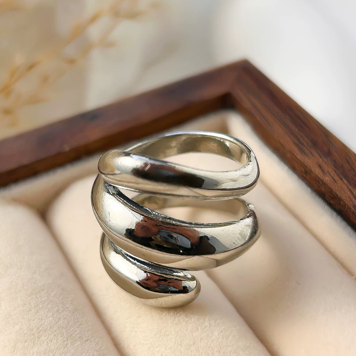 Metal Hat Imitation Pearl Ring For Women 2025 Spring And Summer Fashion Personality Niche Design Internet Celebrity Ins Style Ring Trend