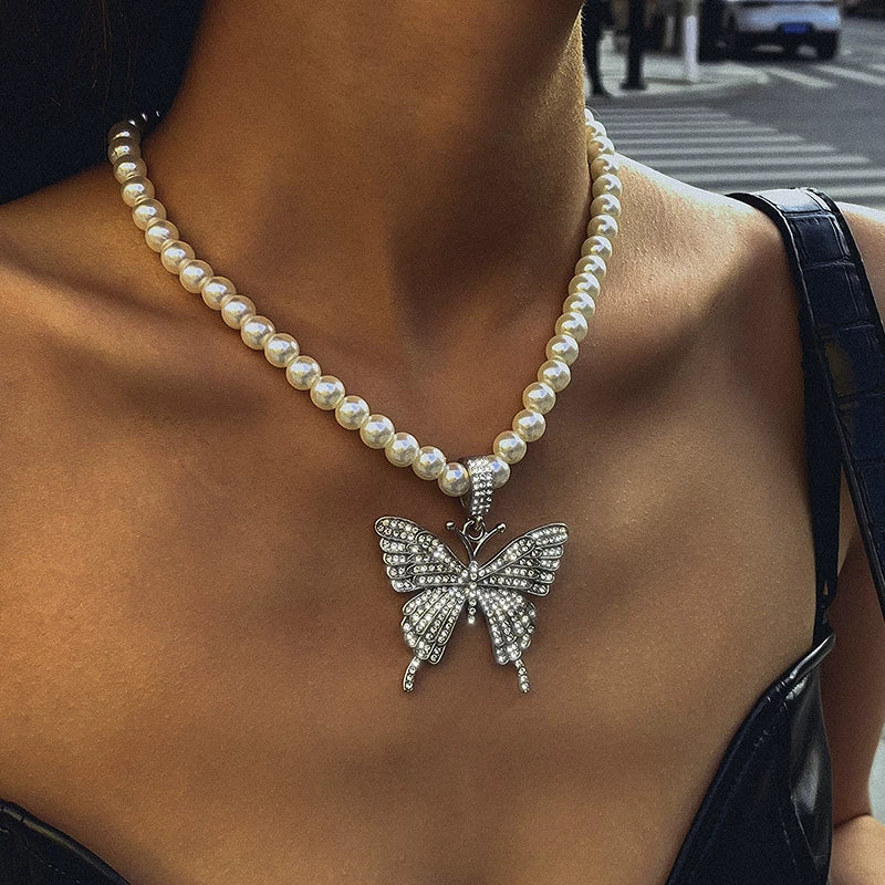 Diamond-Style Butterfly Pearl Choker Necklace for Women – Clavicle Chain Design