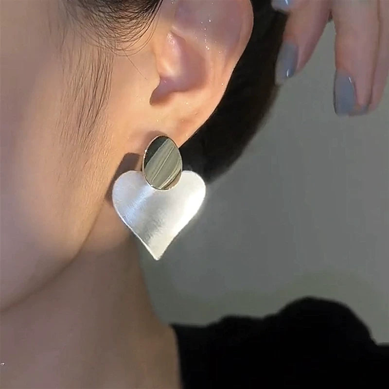 Silver Needle Earrings Niche High-End Fashion Tassel Love Earrings Korean Ins Cool Style Niche Design Curved Surface