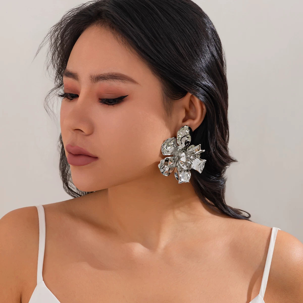 Multi-Layer Pleated Flower Stud Earrings For Women 2025 Summer Hip-Hop Trend Fashion Personality Internet Celebrity Travel Ear Jewelry