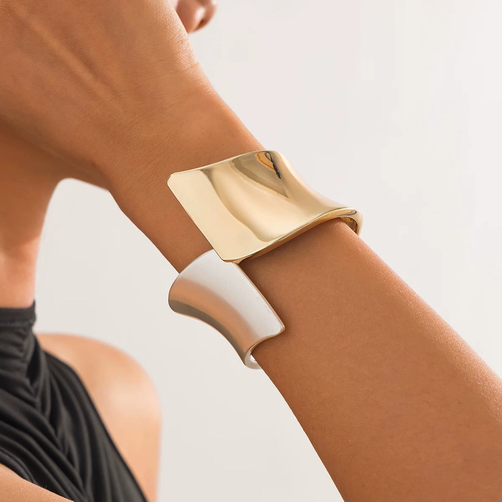 Irregular Geometric Metal Bracelet for Women – 2025 Spring Trendy Statement Fashion Hand Jewelry
