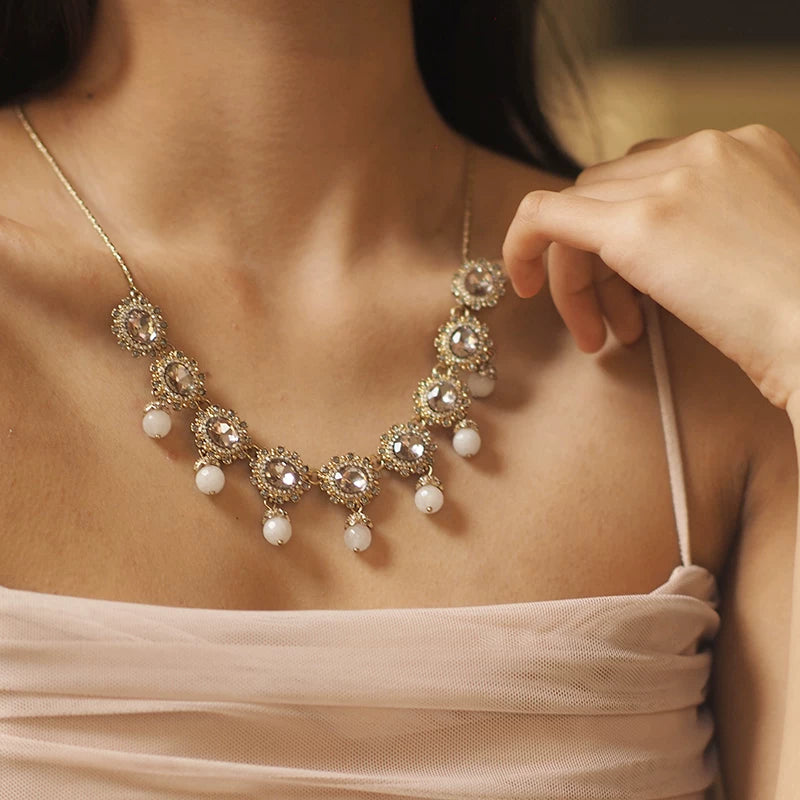 Medieval Vintage Flower Tassel Pendant Necklace for Women – Retro Western Antique Style Statement Jewelry