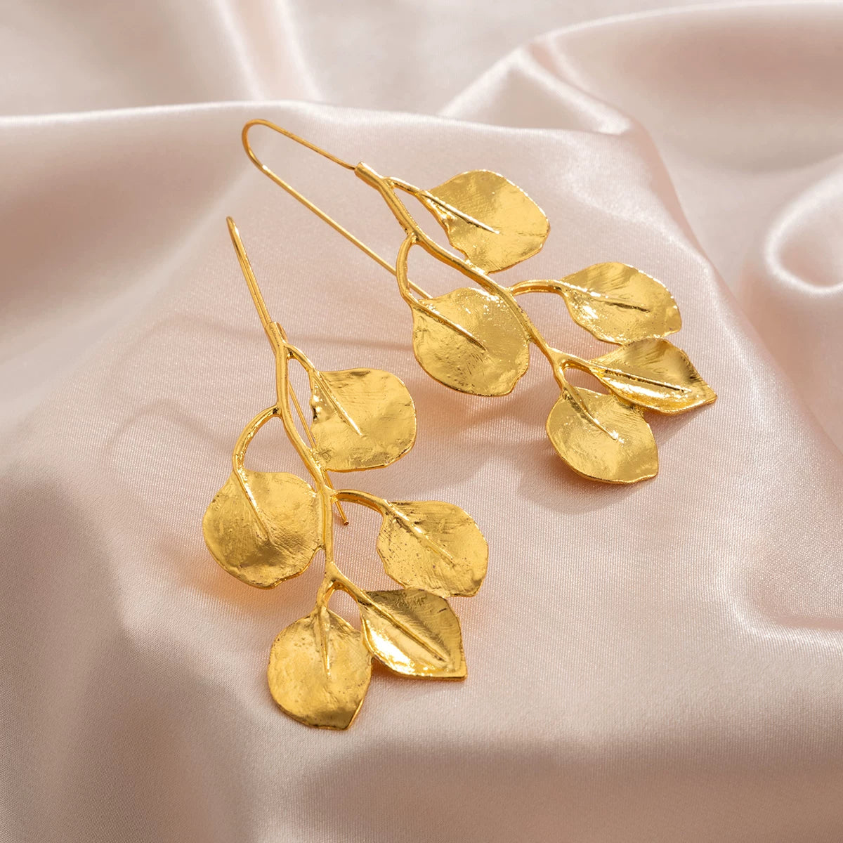 Metal Leaf Splicing Jewelry Set for Women – Choker, Earrings & Necklace