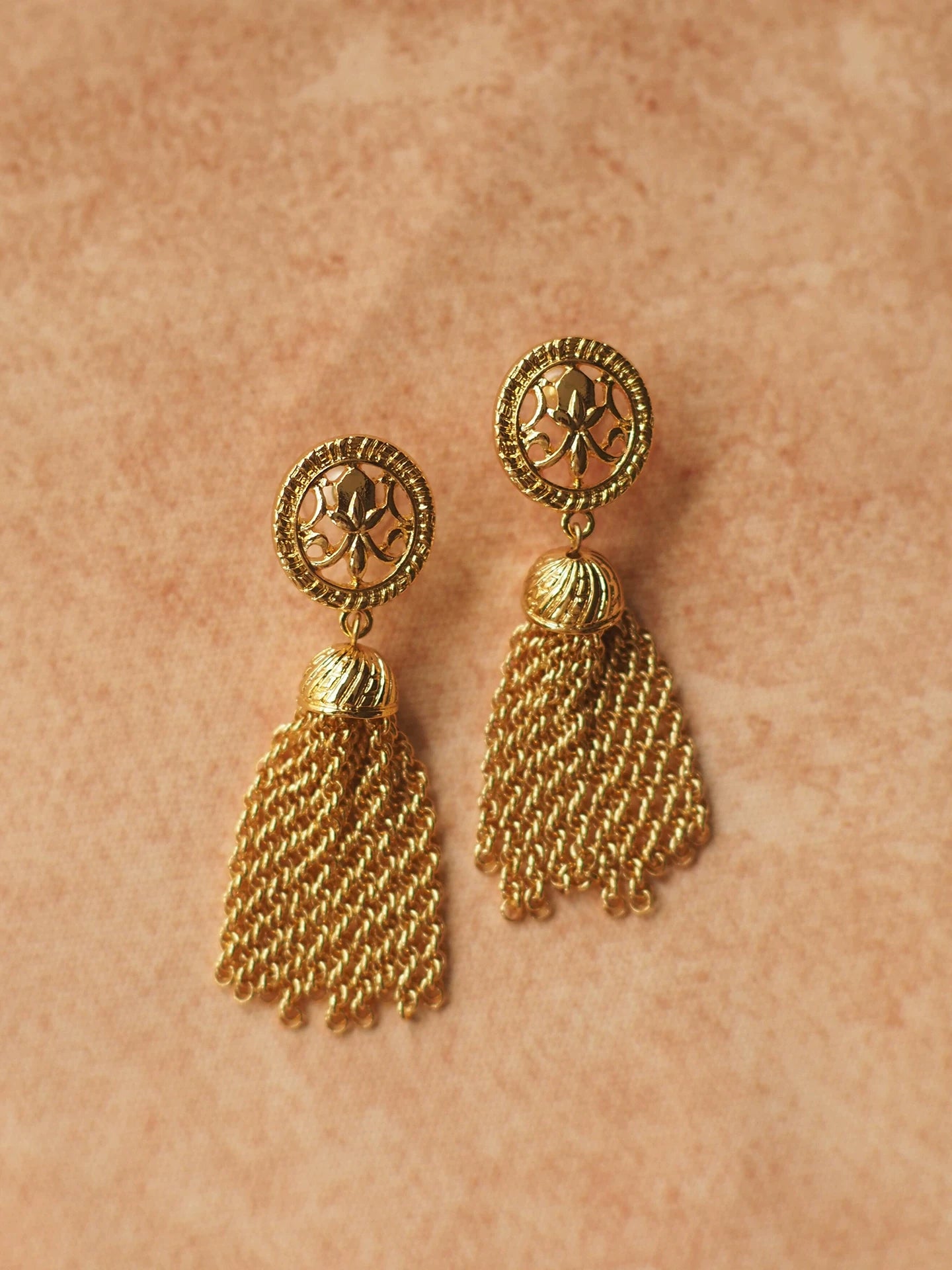 Medieval Antique Tassel Ear Clip Earrings for Women – Iris-Inspired Niche Design, Non-Pierced Vintage Fashion Jewelry
