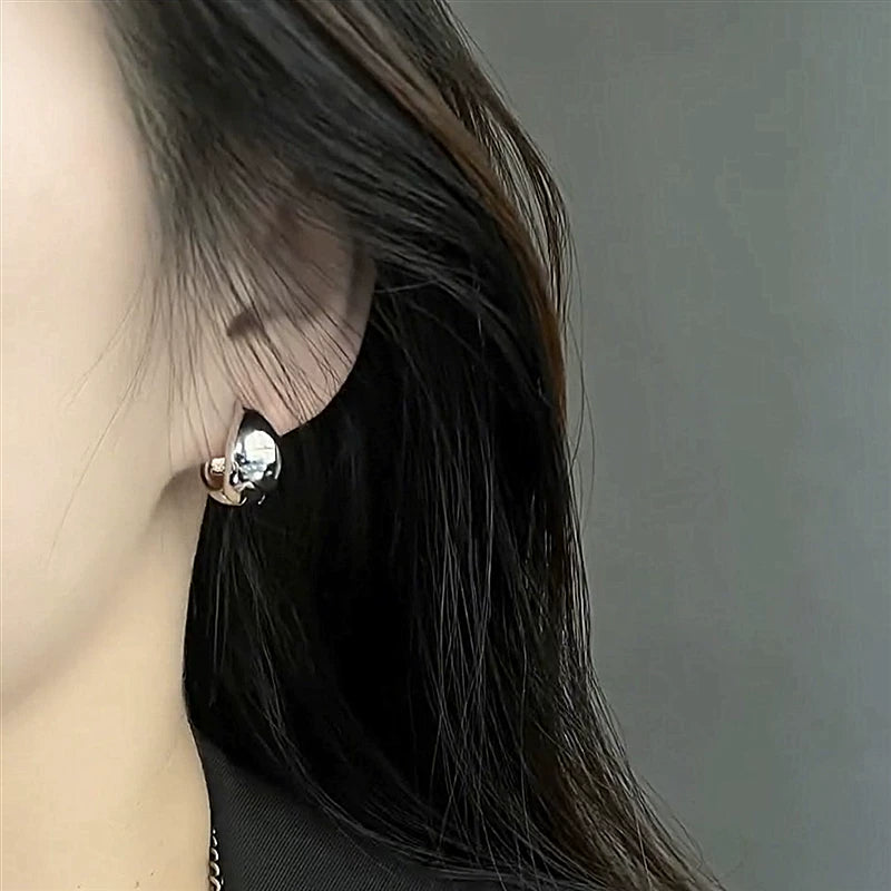 Minimalist Metal Contact Earrings for Women – Cool Style Modern Clip Earrings, Fashion Jewelry