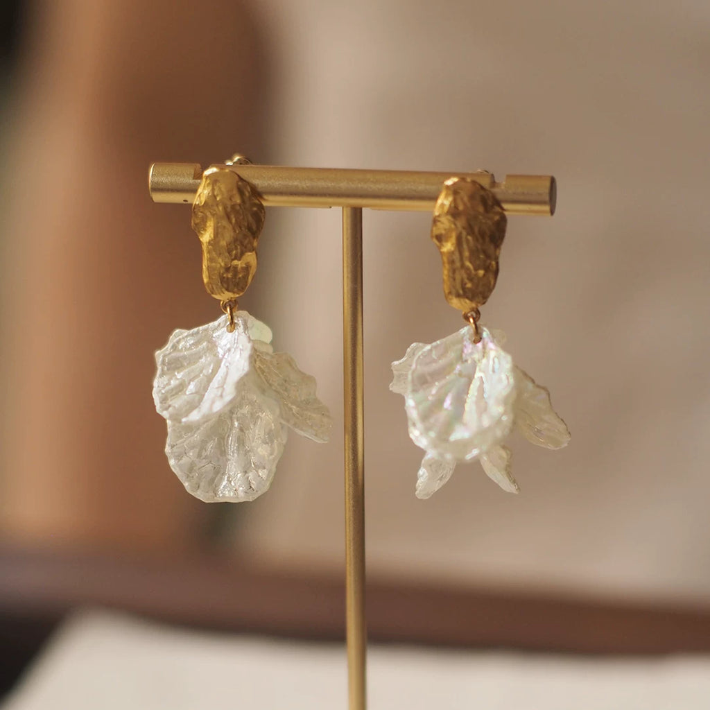 Lucky Koi–Inspired Fish Tail Tassel Earrings for Women – Pearlescent Fritillary Texture European & American Niche Fashion Jewelry