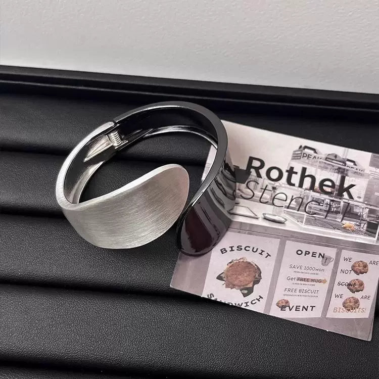 Antique Matte Texture Staggered Open Cuff Bracelet for Women – Wide Edge Minimalist Niche Design Fashion Armband