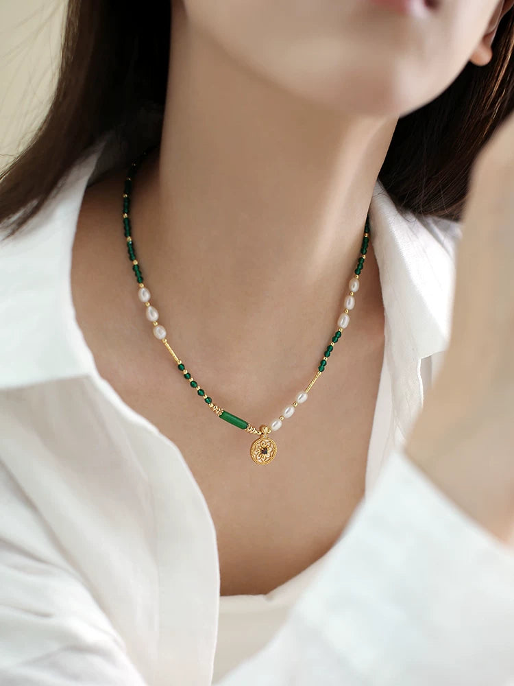 Natural Pearl Green Crystal Beaded Clavicle Necklace for Women – Spliced Bead Necklace