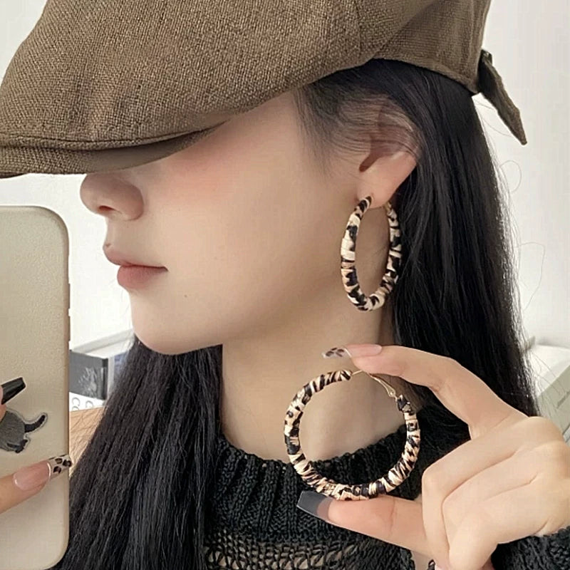 S925 Silver Needle Leopard Print Earrings for Women – Retro Hong Kong Style Lightweight Fashion Earrings