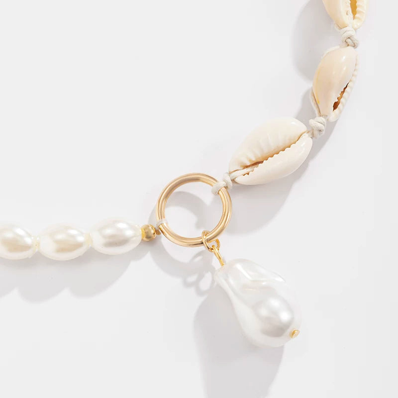 Baroque Pearl Shell Choker Necklace for Women – Retro Clavicle Chain Design