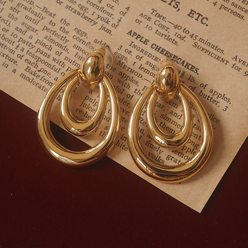 Hong Kong Style Medieval Vintage Ear Clip Earrings for Women – European & American Retro Metal Niche Design Non-Pierced Jewelry