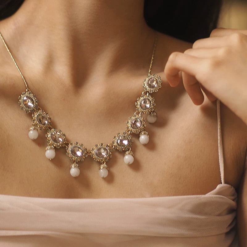 Medieval Vintage Flower Tassel Pendant Necklace for Women – Retro Western Antique Style Statement Jewelry