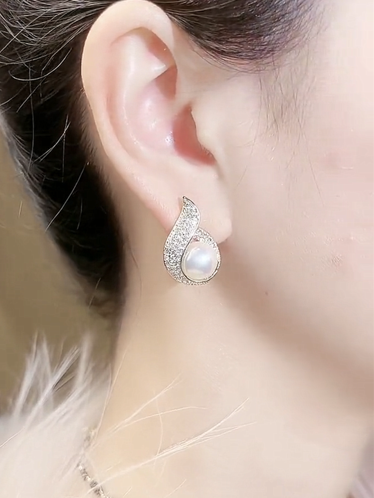 Pearl Shell Bead Teardrop Earrings for Women – Silver Needle Drop Fashion Earrings