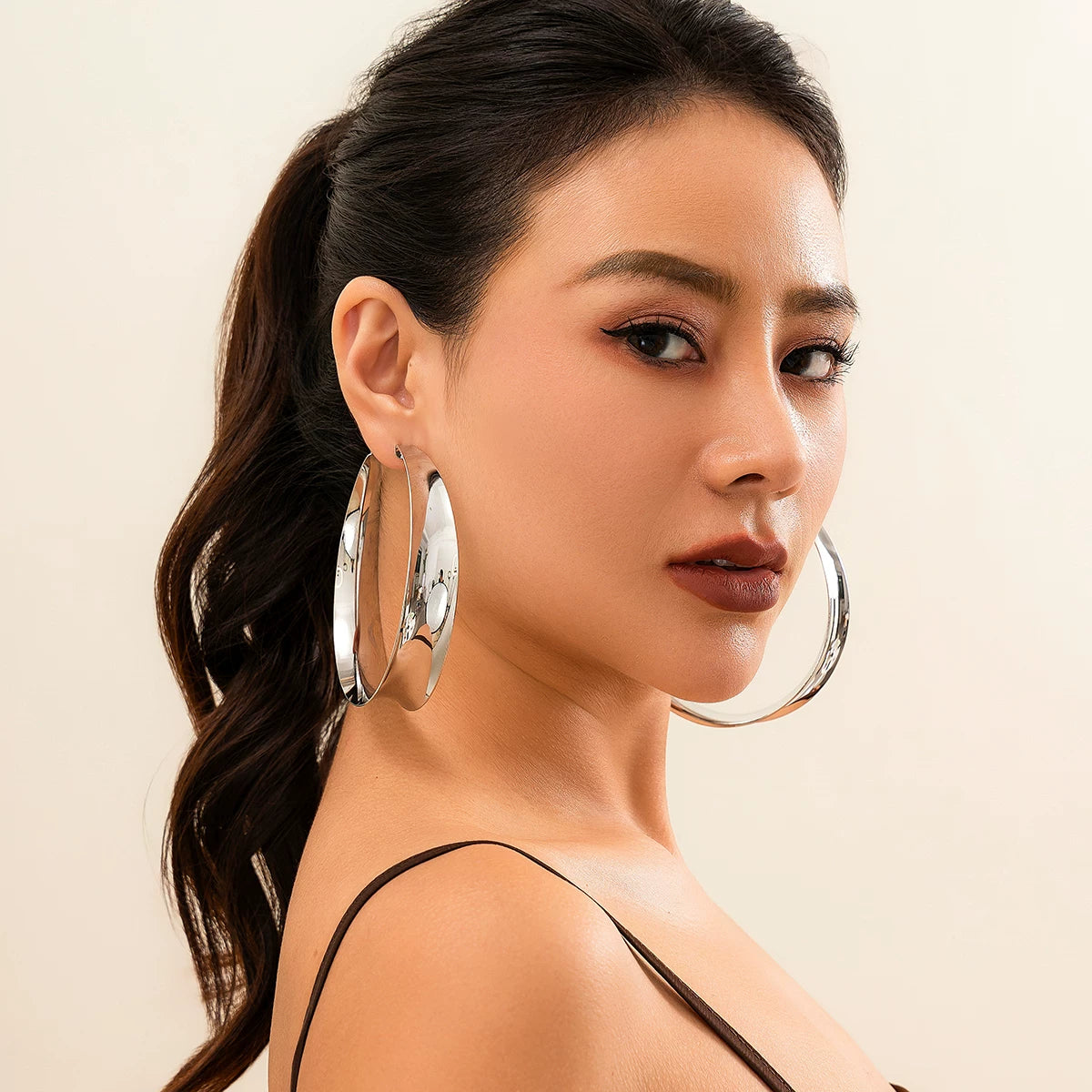 Groove Glossy Circle Metal Earrings for Women – European & American 2025 Spring Trendy Street-Inspired Fashion Jewelry