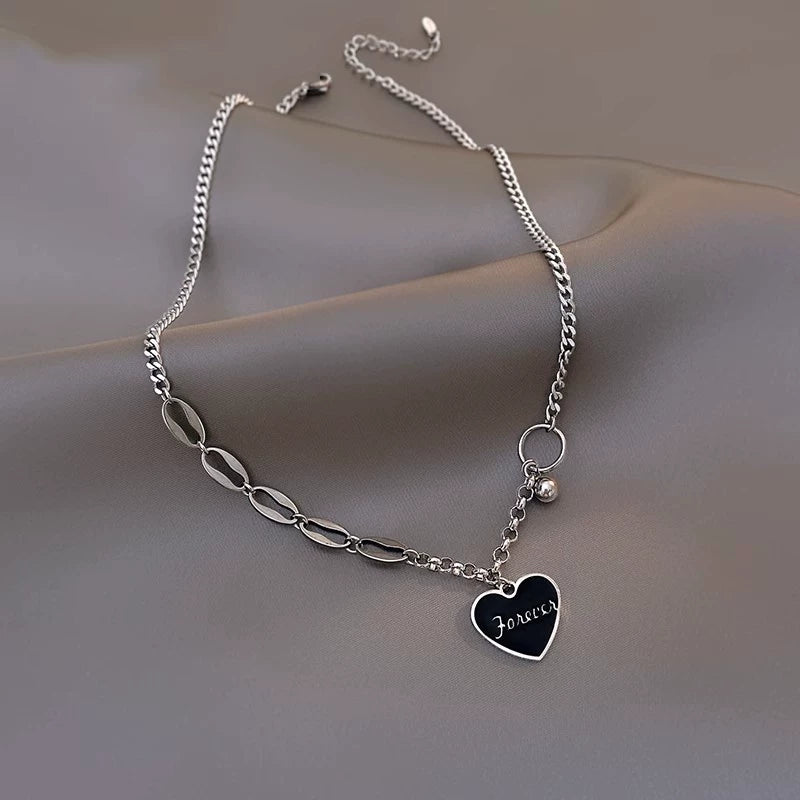 British Style Black Heart Sweater Chain Necklace for Women – Long Clavicle Fashion Necklace