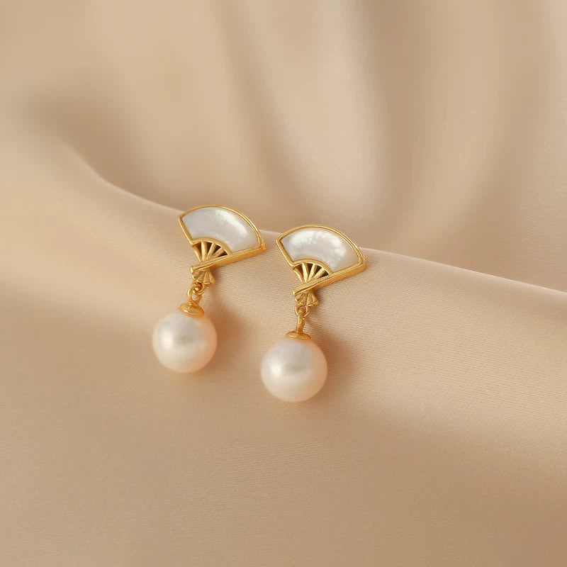 Natural Freshwater Pearl Fan-Shaped Mother-of-Pearl Earrings for Women – Jade Accent Fashion Earrings