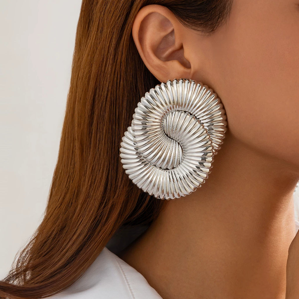 Metal Threaded Cross Earrings For Women, European And American Hip-Hop Trend, Niche Design, Atmospheric Travel Photo Accessories