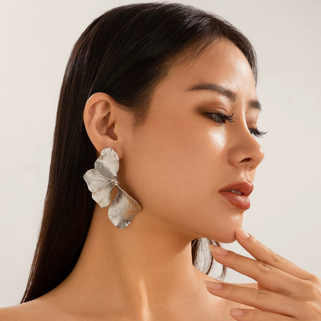 Irregular Pleated Petal Earrings for Women – 2025 Summer Elegant Fashion Statement Ear Jewelry