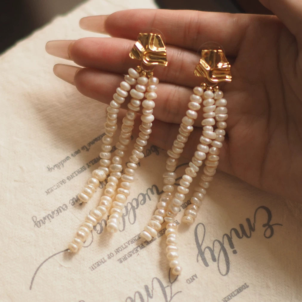 French Baroque Pearl-Style Long Tassel Ear Clip Earrings for Women – Antique Court-Inspired Pleated Vintage Non-Pierced Jewelry