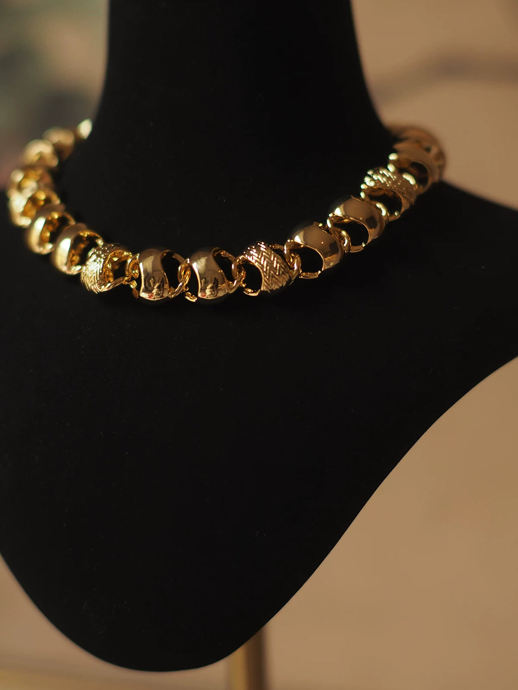 Medieval Vintage Necklace for Women – Western Antique Retro Style, Monet & Trifari-Inspired Fashion Jewelry