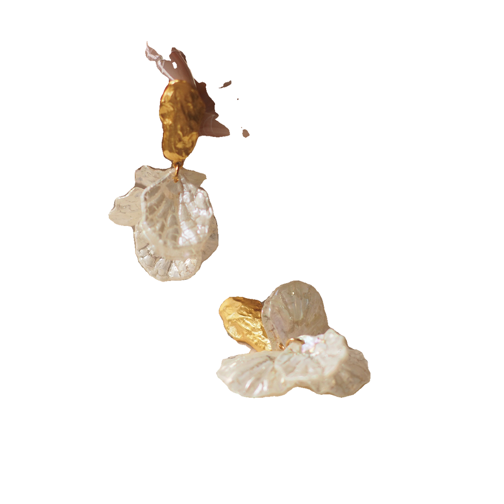 Lucky Koi–Inspired Fish Tail Tassel Earrings for Women – Pearlescent Fritillary Texture European & American Niche Fashion Jewelry