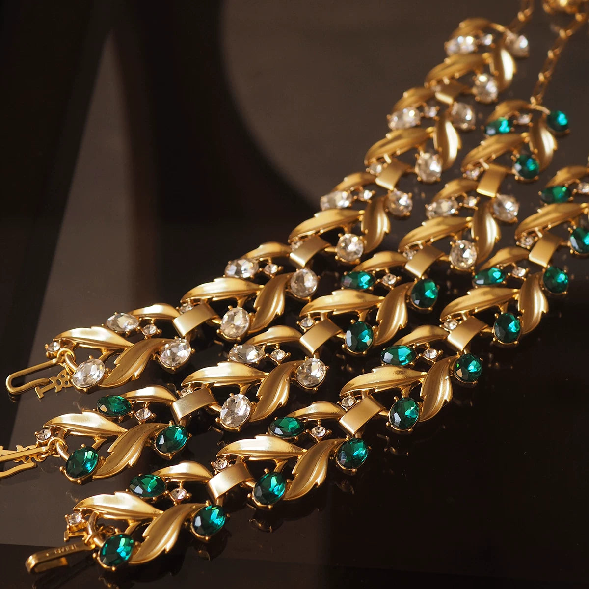 Vintage Medieval-Style Floral Gem Bracelet for Women – Retro Heavy Design Statement Fashion Jewelry