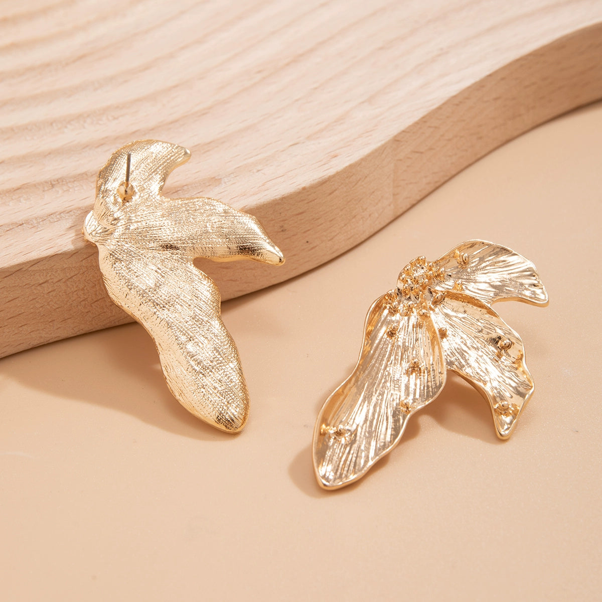 Metal Leaf Stud Earrings for Women – European & American Spring 2024 Trendy Street-Inspired Fashion Ear Jewelry