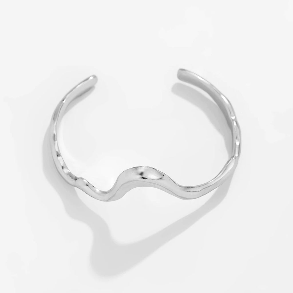 Irregular Wavy Metal Bracelet Necklace for Women – European & American Trendy Minimalist Clavicle Chain, Niche Fashion Jewelry