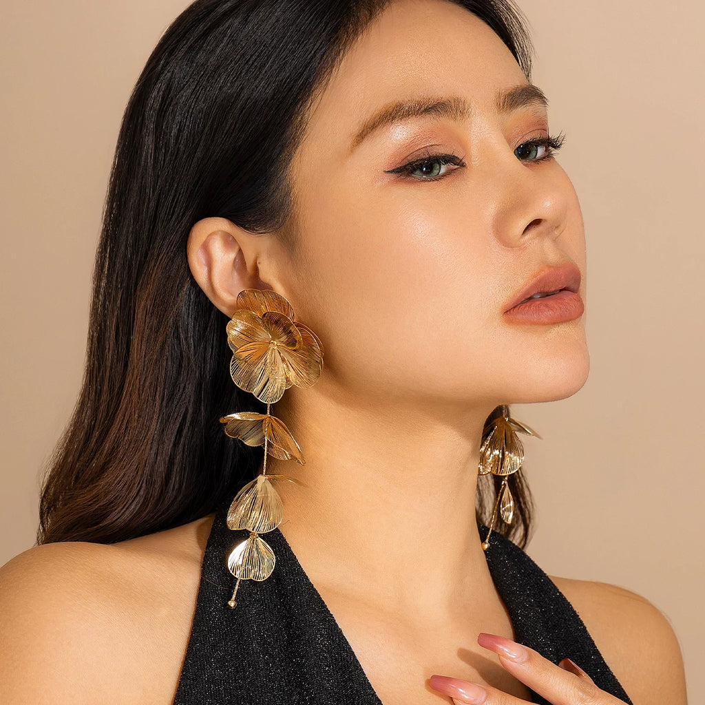 Tassel Ginkgo Leaf Gold Silk Stud Earrings for Women – 2025 Summer Trendy Street Style Influencer-Inspired Ear Jewelry