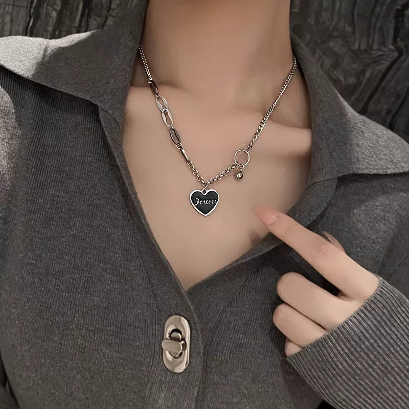 British Style Black Heart Sweater Chain Necklace for Women – Long Clavicle Fashion Necklace